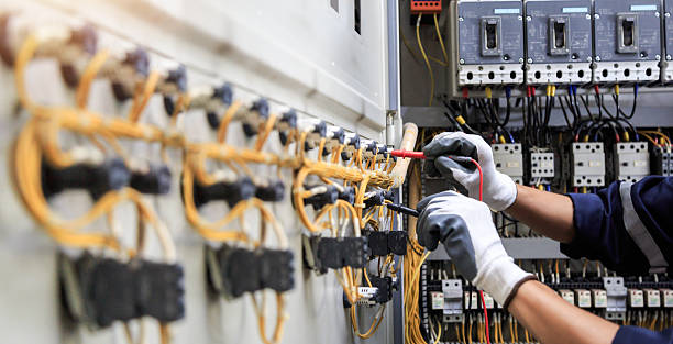 Professional Electrician technician working in Mill Plain, CT